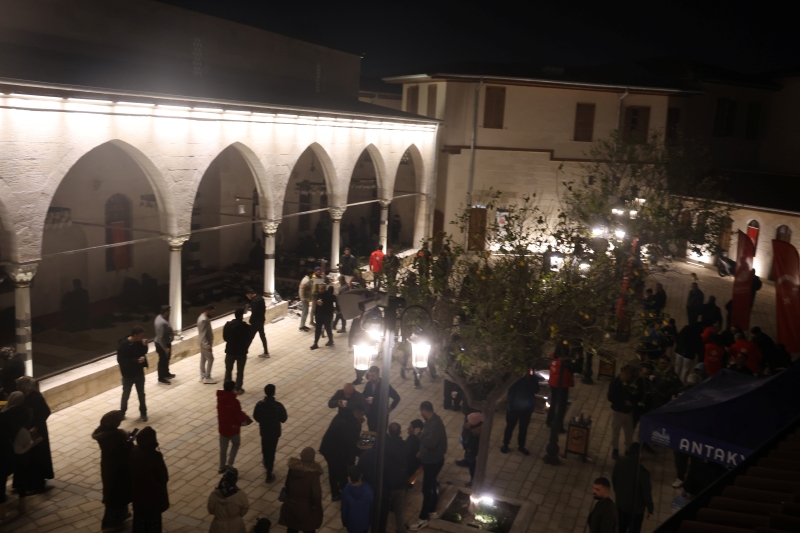 Habibi Neccar Camii'nde Deprem Sonrası İlk Miraç Kandili!1