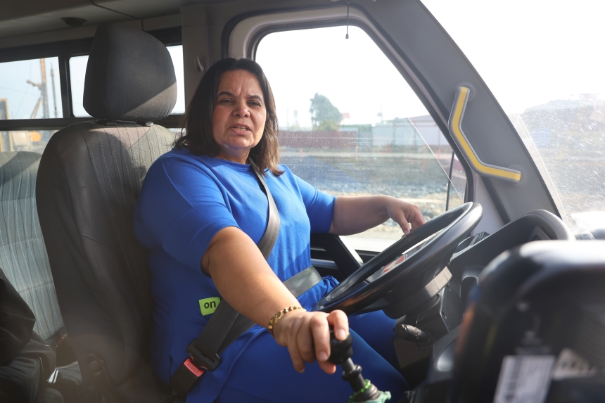 Hataylı Zeynep Kaptan Bir Şakayla Direksiyon Başına Geçti (1)