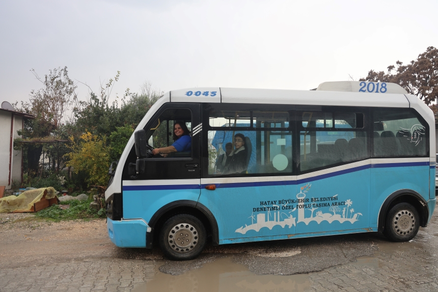 Hataylı Zeynep Kaptan Bir Şakayla Direksiyon Başına Geçti (3)