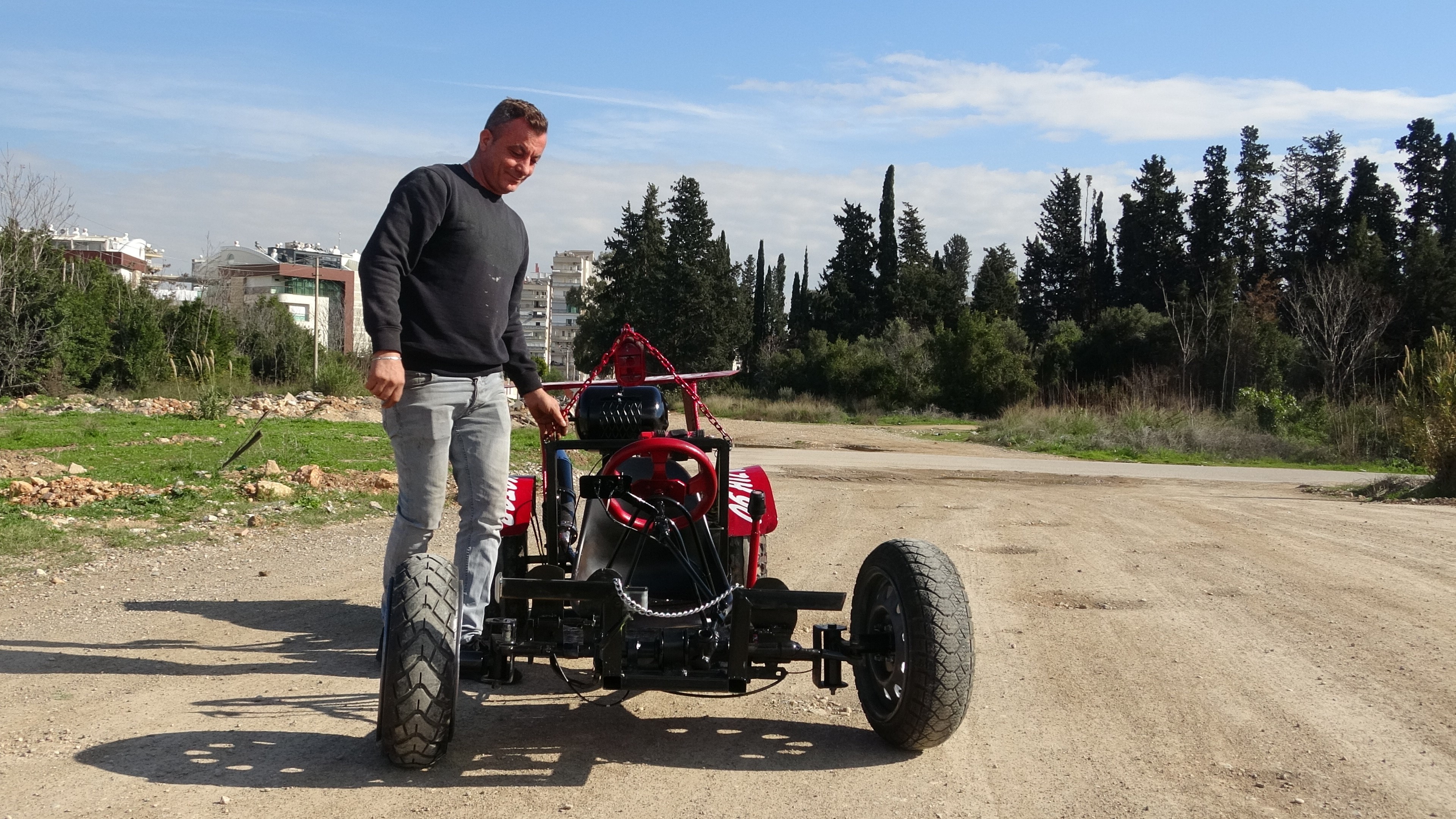 Hurda Malzemelerle 160 Km Hıza Ulaştı-1