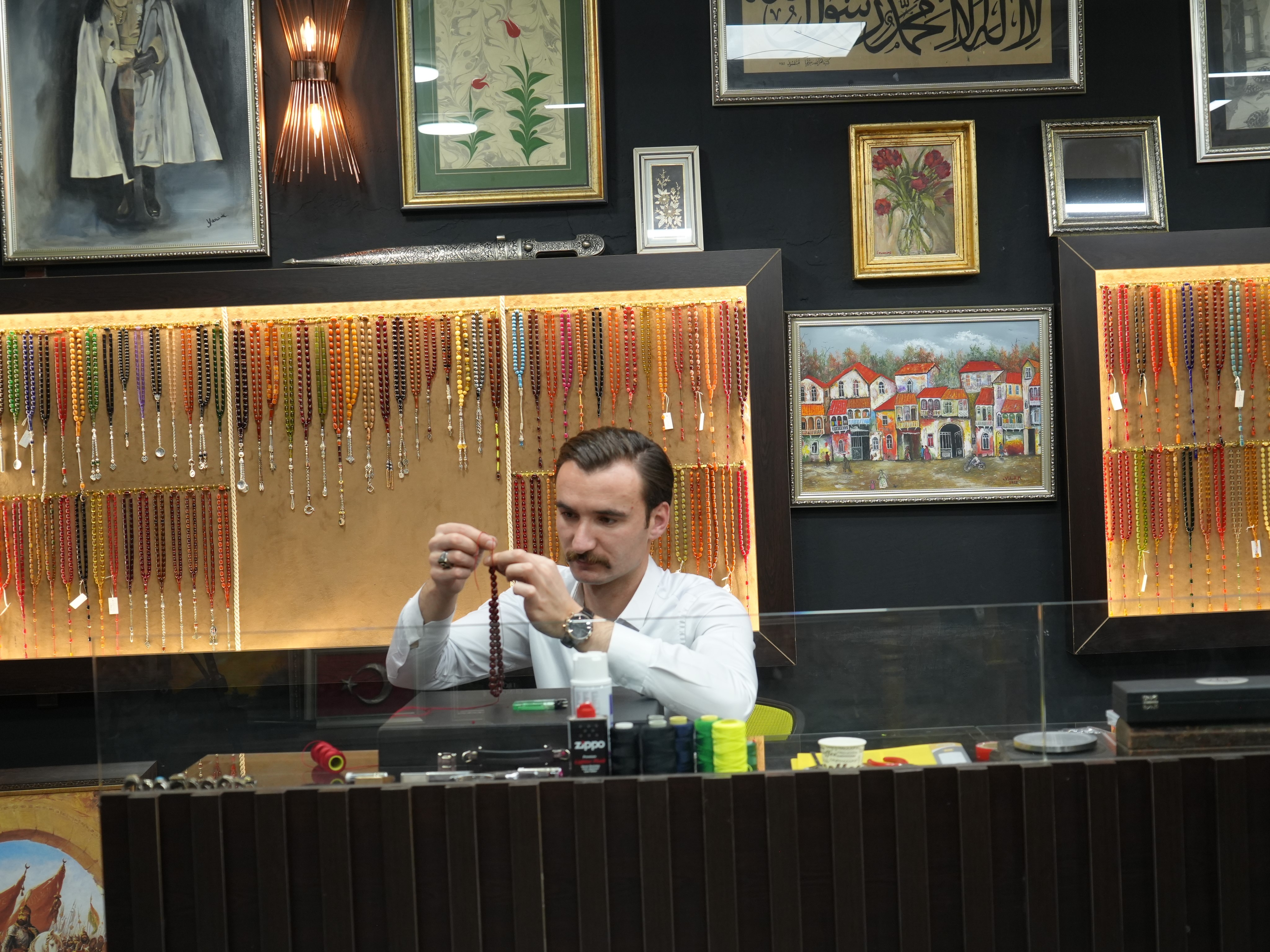 Merakla Başladı, Tespih Ustası Oldu-1