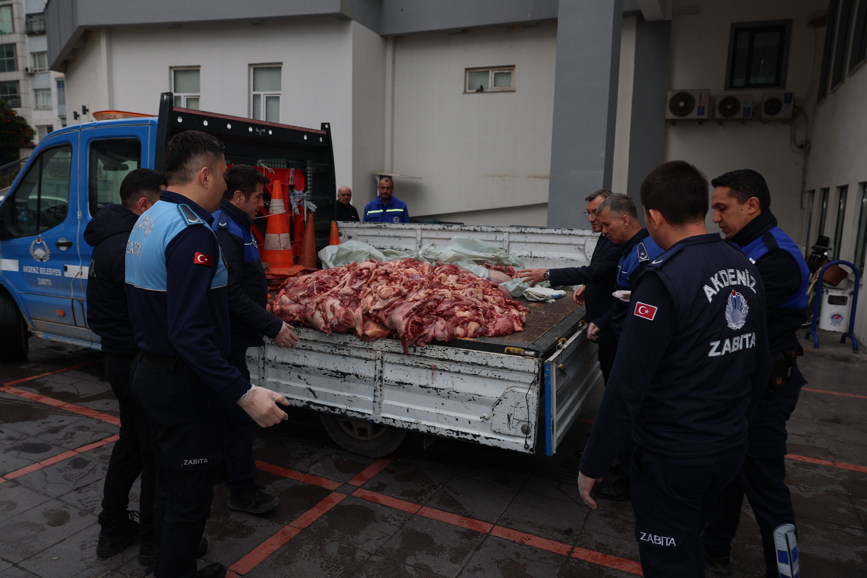 Mersin’de 500 Kilo Bozulmuş Et Ele Geçirildi (1)