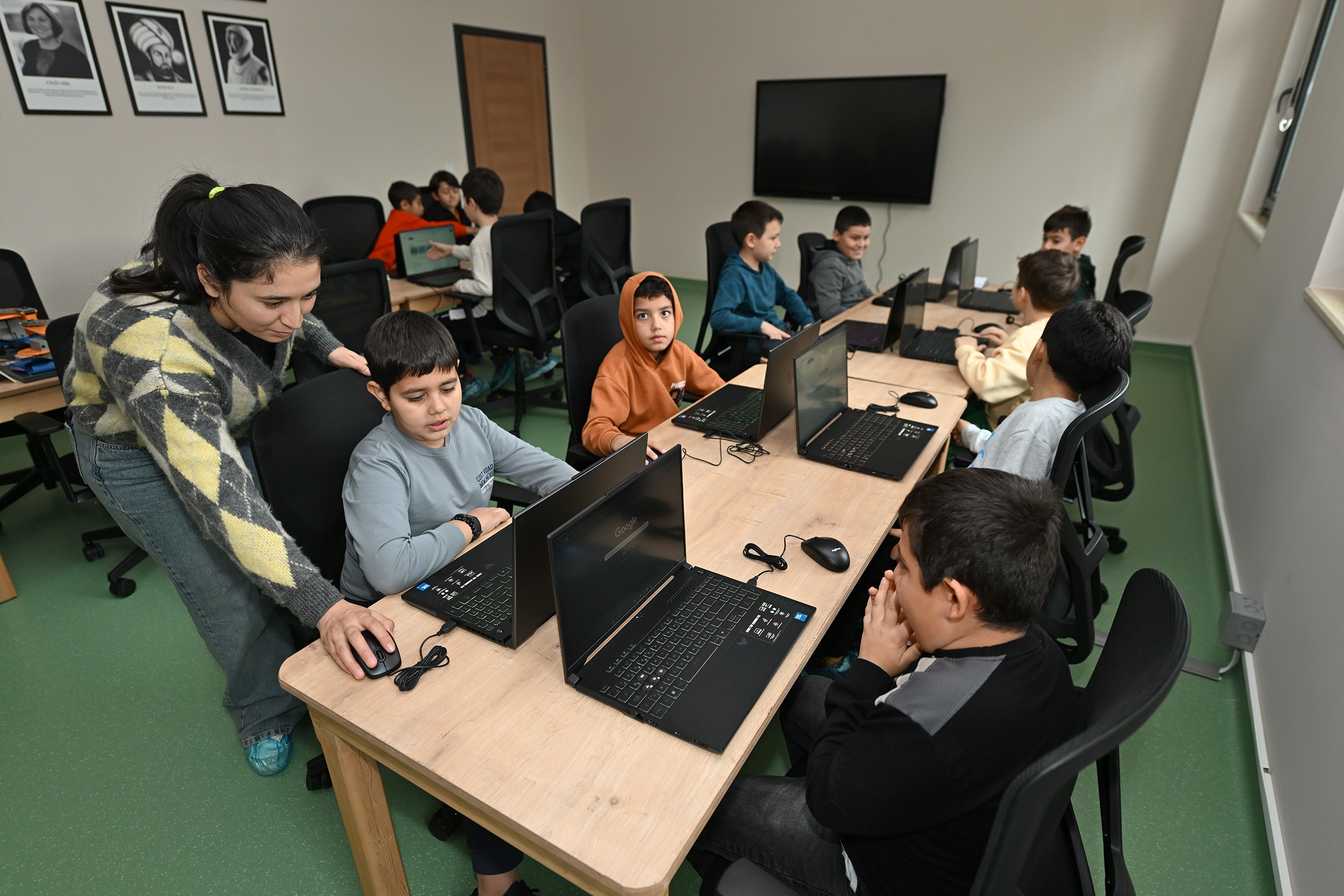 Mersin’de Çocuk Kampüsü 8 Atölyesiyle Eğitim Sunuyor (4)