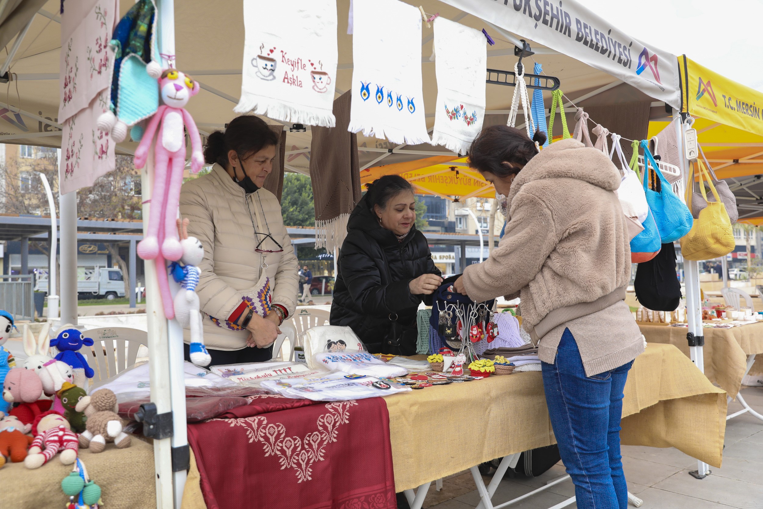 Mersin’de Üretici Kadın Stantları Kadın Emeğini Büyütüyor (3)