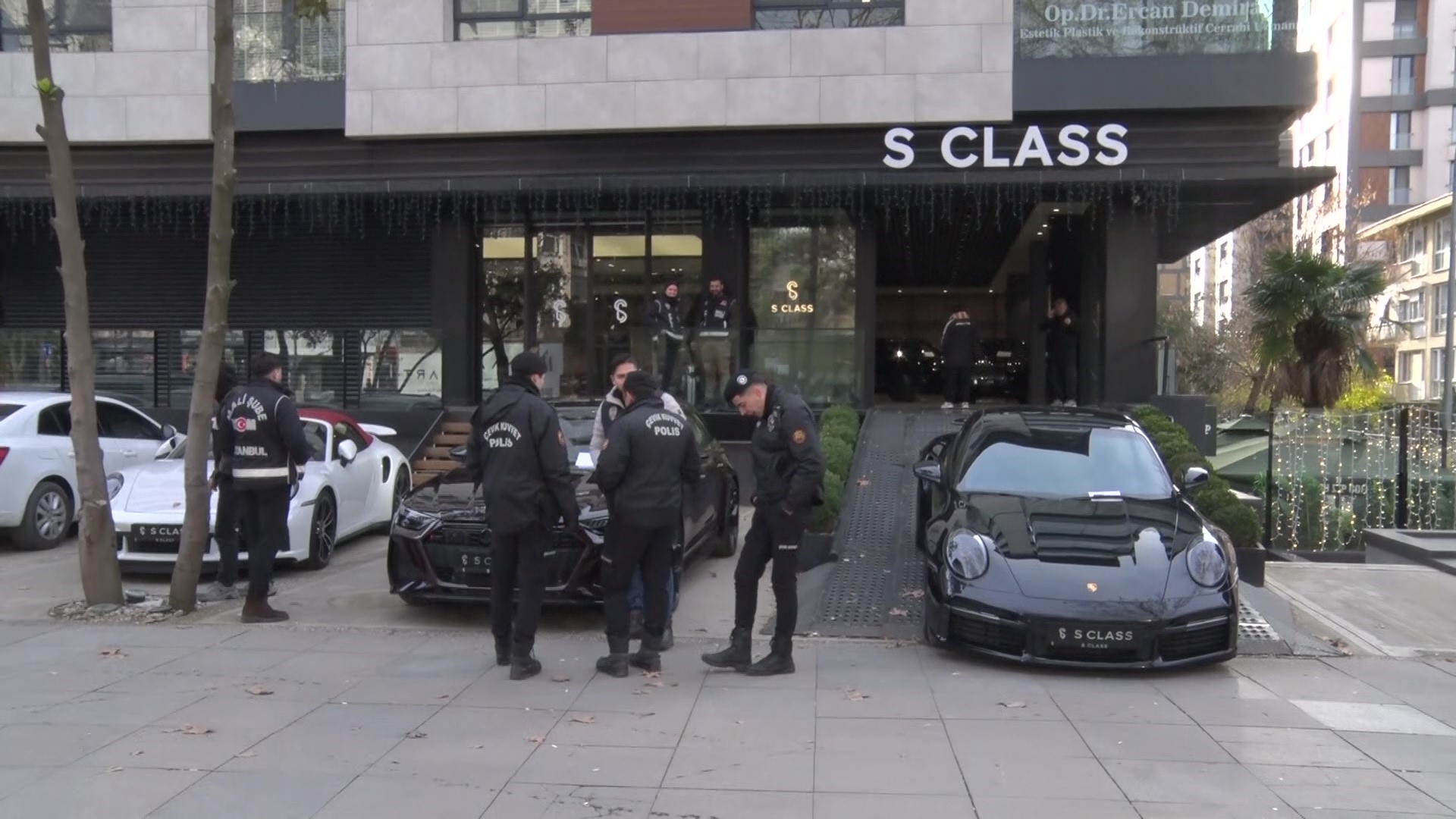 Milyarlık Vurgun İddiasında Lüks Galeriye Operasyon!