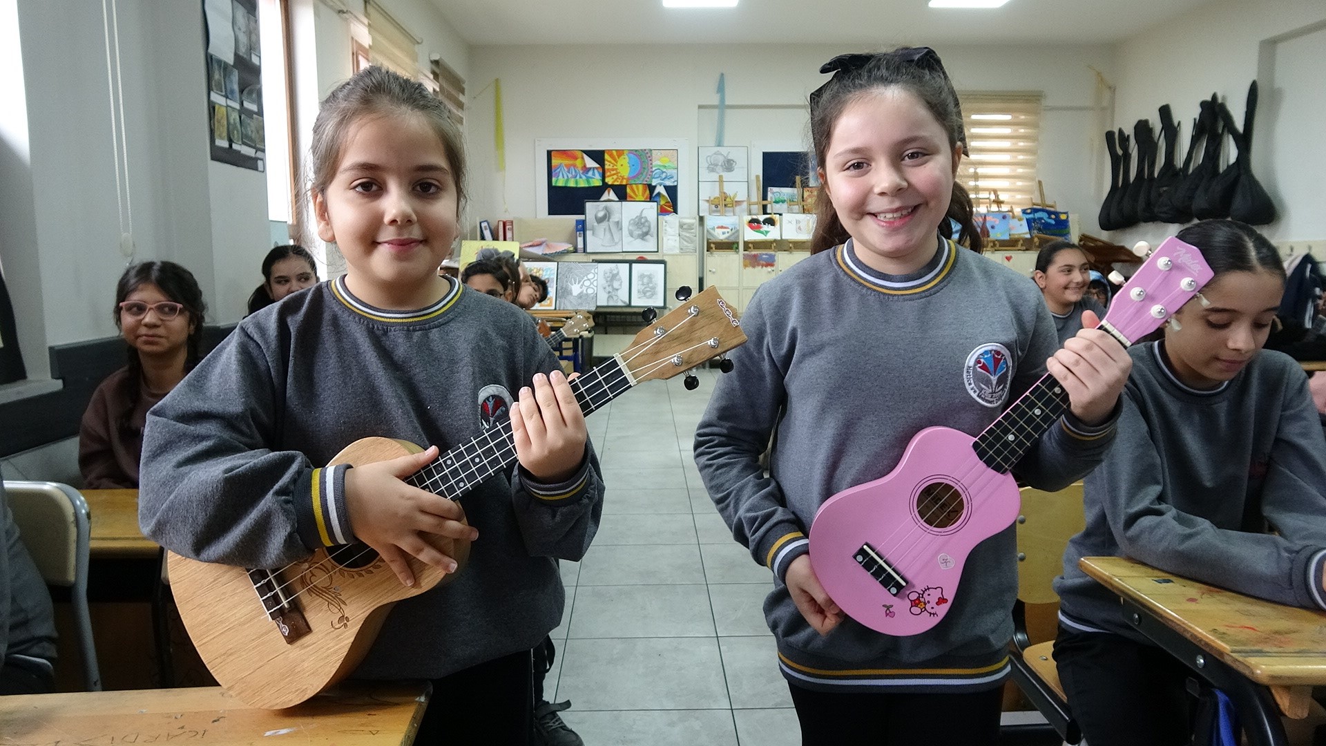 Müzikle Büyüyen Nesil Tüm Sınıf Enstrüman Çalıyor3