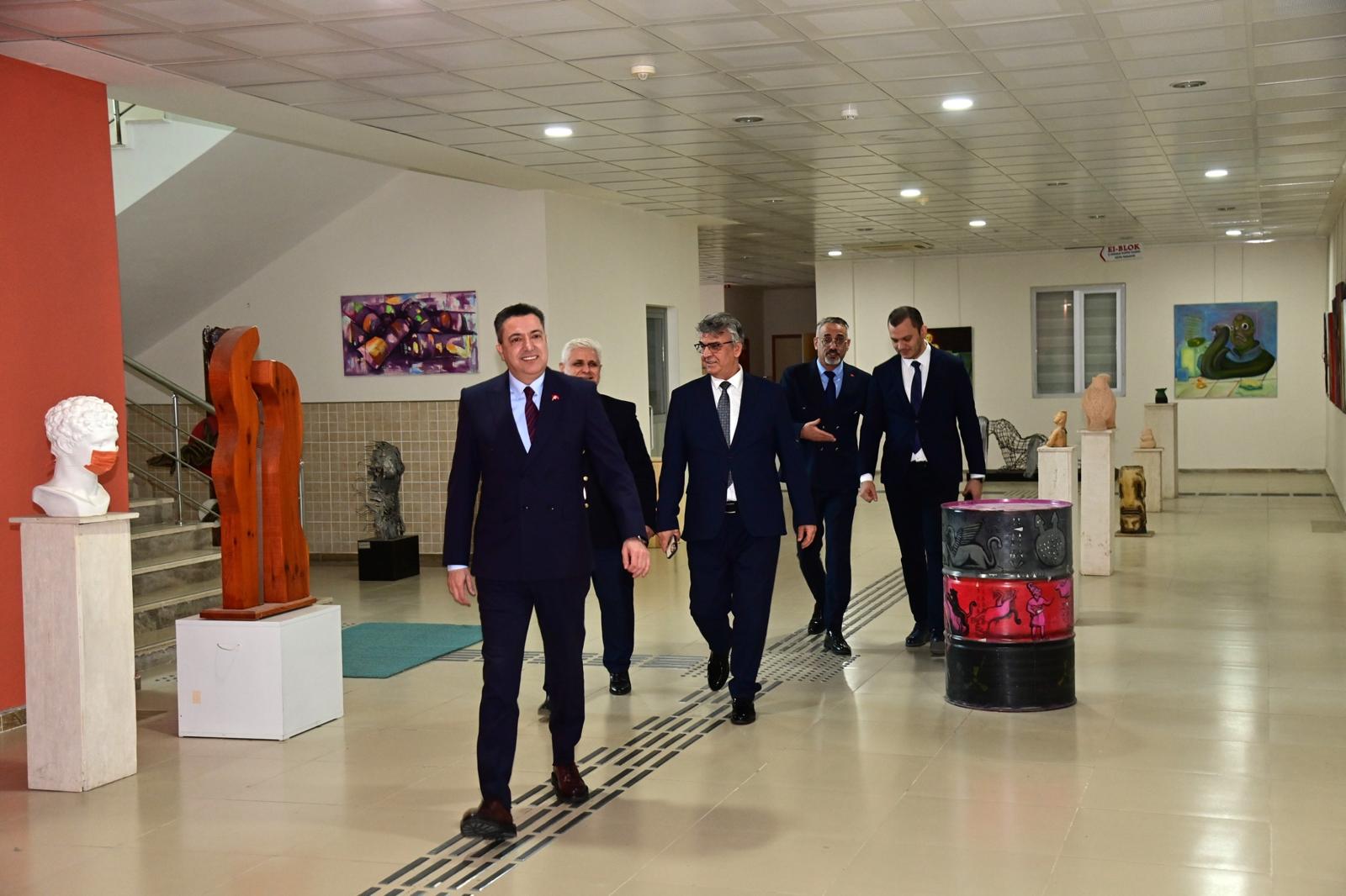 Okü Mimarlık Fakültesinde Yeni Dekan İçin Devir Teslim (1)-1