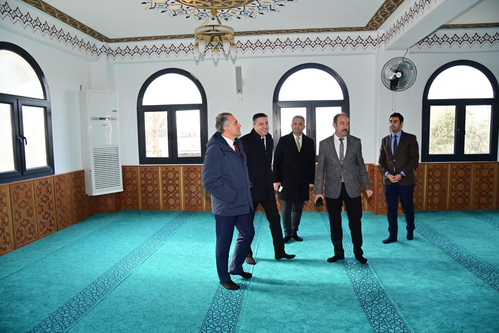 Okü Rektörü Uzun Osmaniye'nin 104. Yılı Yürüyüşünde (4)