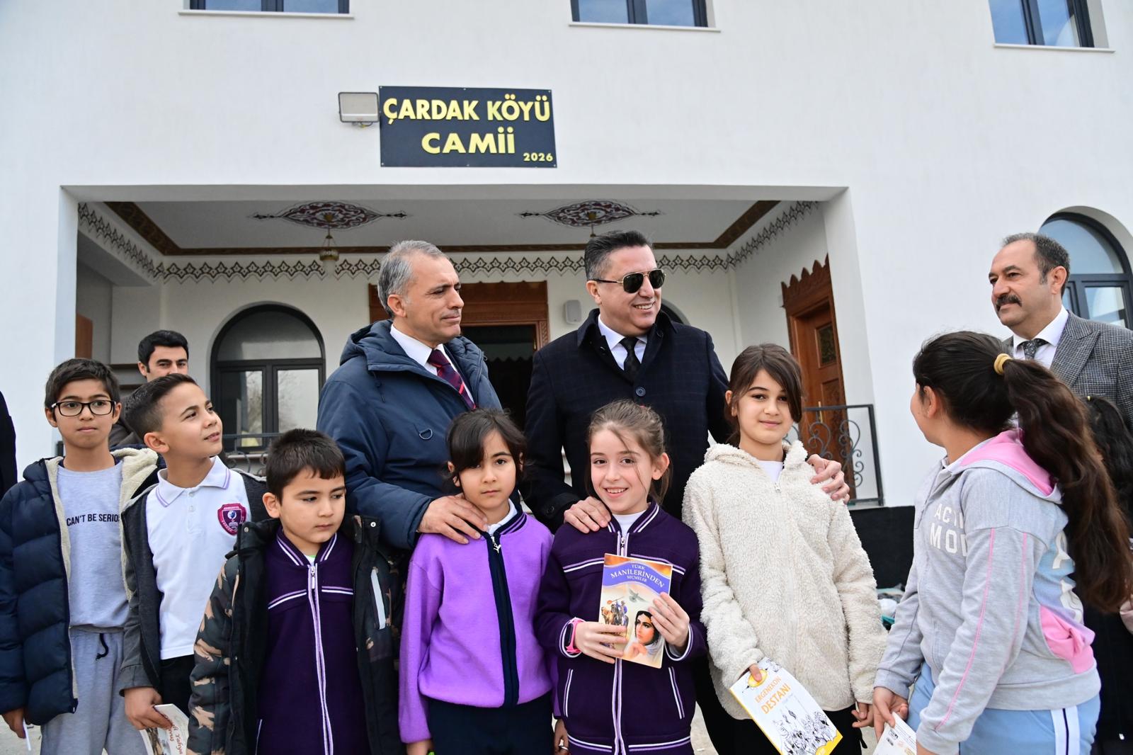 Okü Rektörü Uzun Osmaniye'nin 104. Yılı Yürüyüşünde (5)