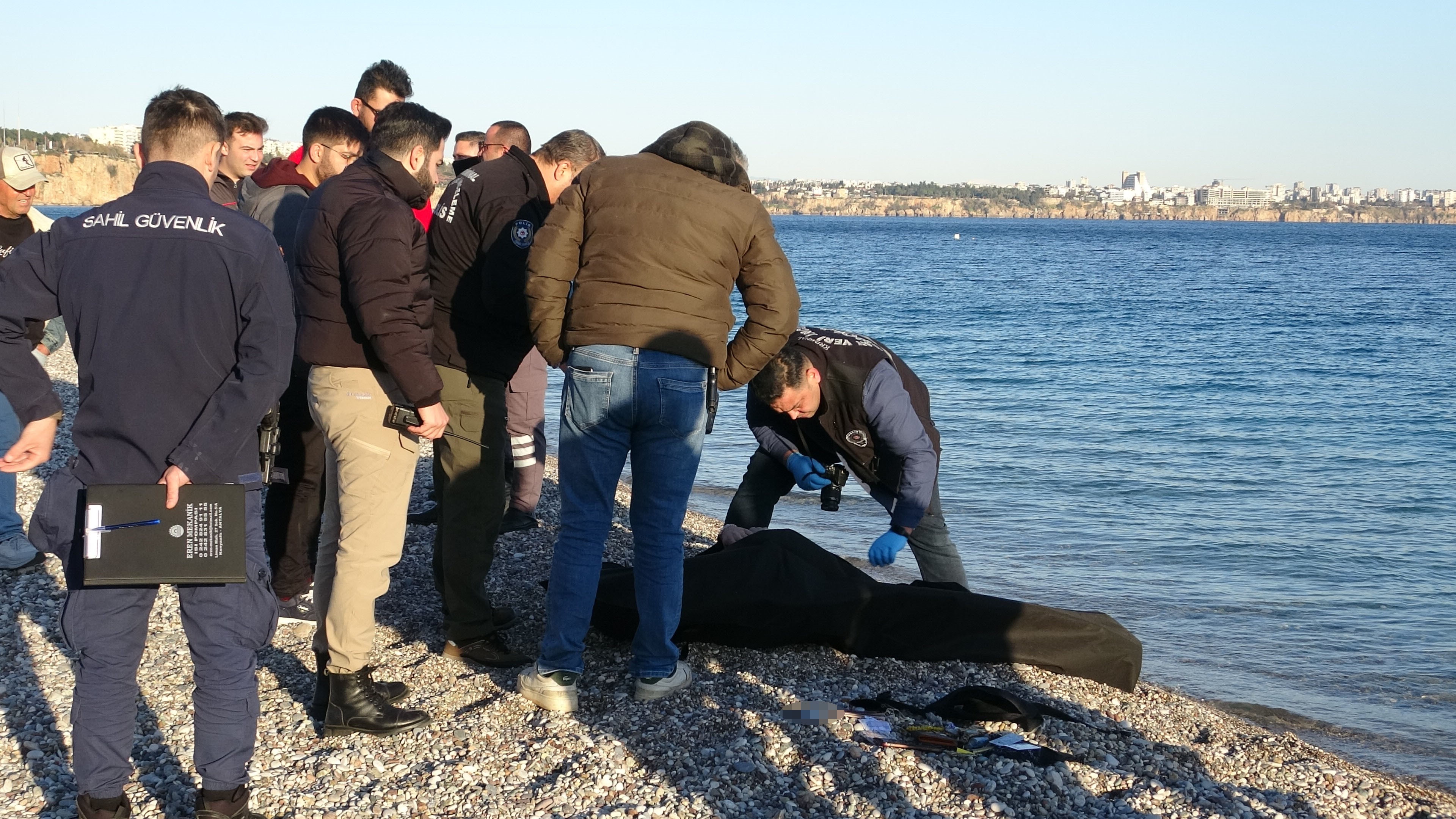 Oltalarına Balık Yerine Erkek Cesedi Takıldı2