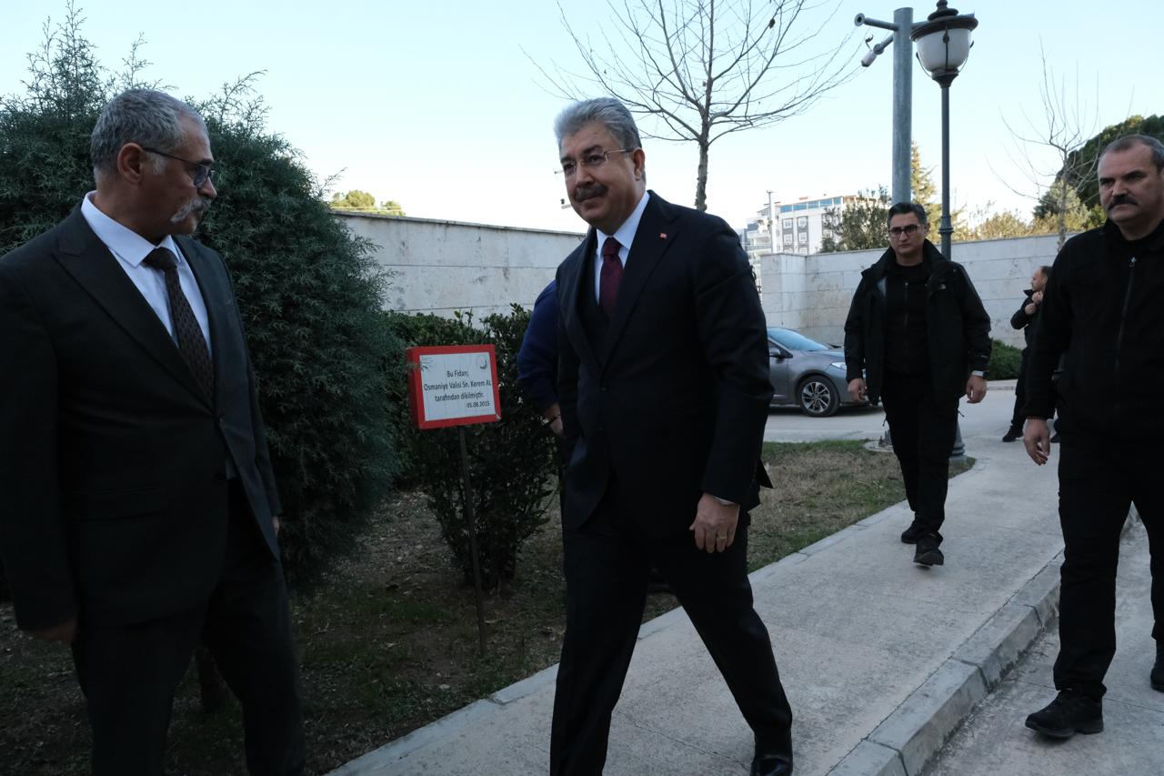 Osmaniye Vali Yılmaz'ı Gözyaşları Ve Alkışlarla Uğurladı (2)