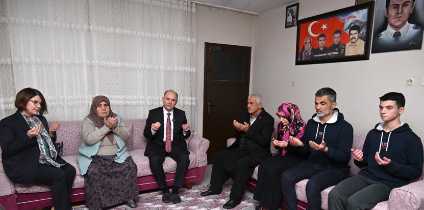 Osmaniye Valisi Mehmet Fatih Serdengecti Sehit Aileleri2