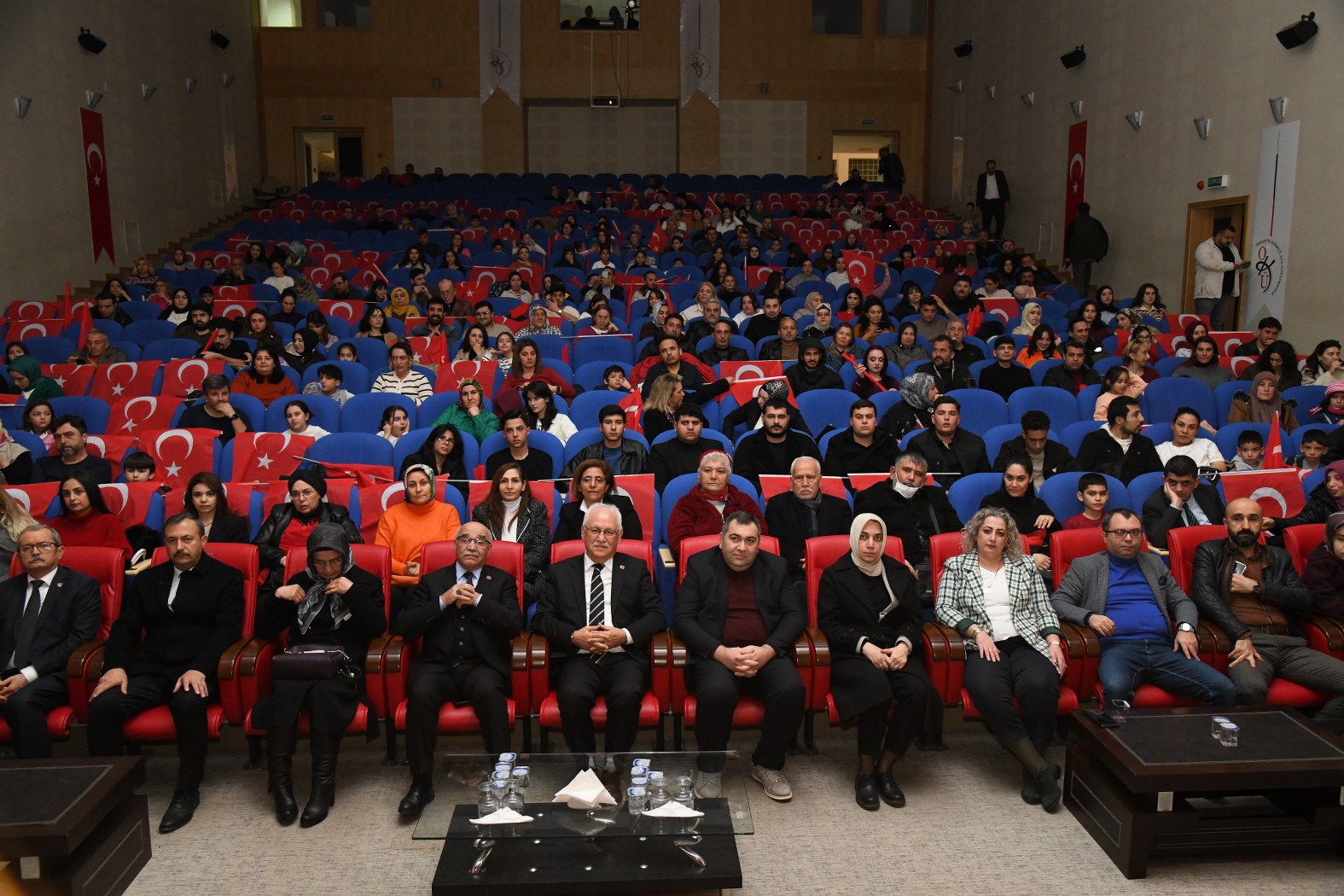 Osmaniye'de Dev Sahne Destanların Dansı Büyüledi (3)