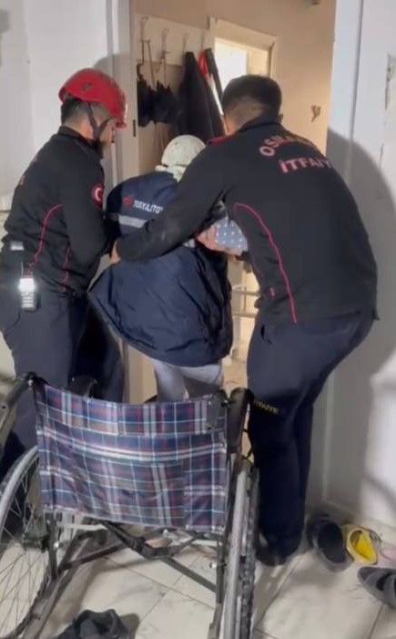 Osmaniye’de Elektrik Kesildi, İtfaiye Yetişti (4)