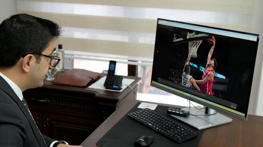 Osmaniye’de Sumbas Kaymakamı Kara, Yılın Karelerini Oyladı (1)