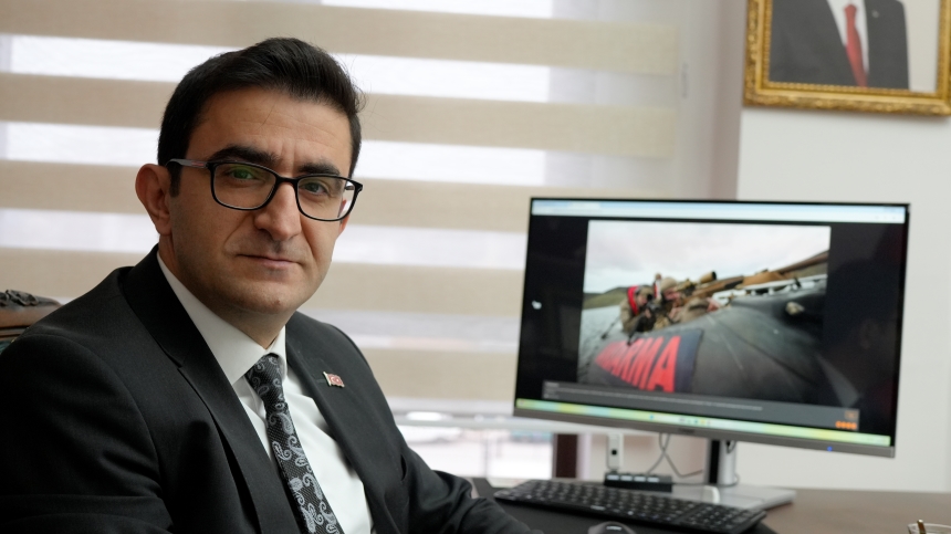 Osmaniye’de Sumbas Kaymakamı Kara, Yılın Karelerini Oyladı (3)