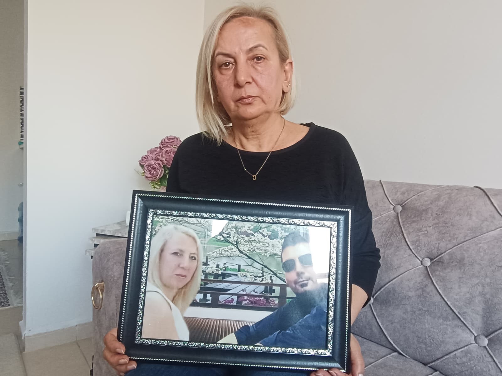 Rönesans Rezidans Enkazından Kurtuldu, Kaybolan Sevdiklerini Bekliyor!-1