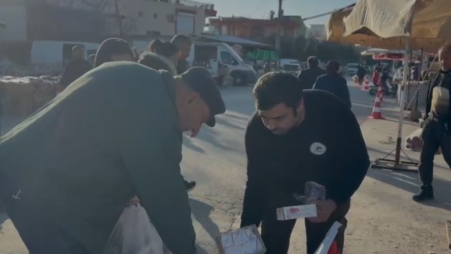 Serik'te Ferdi Tayfur'un Anısına Lokum Ve Bisküvi (1)