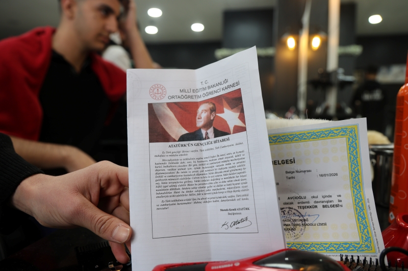 Takdir Ve Teşekkür Karnesine Ücretsiz Tıraş Hediyesi2