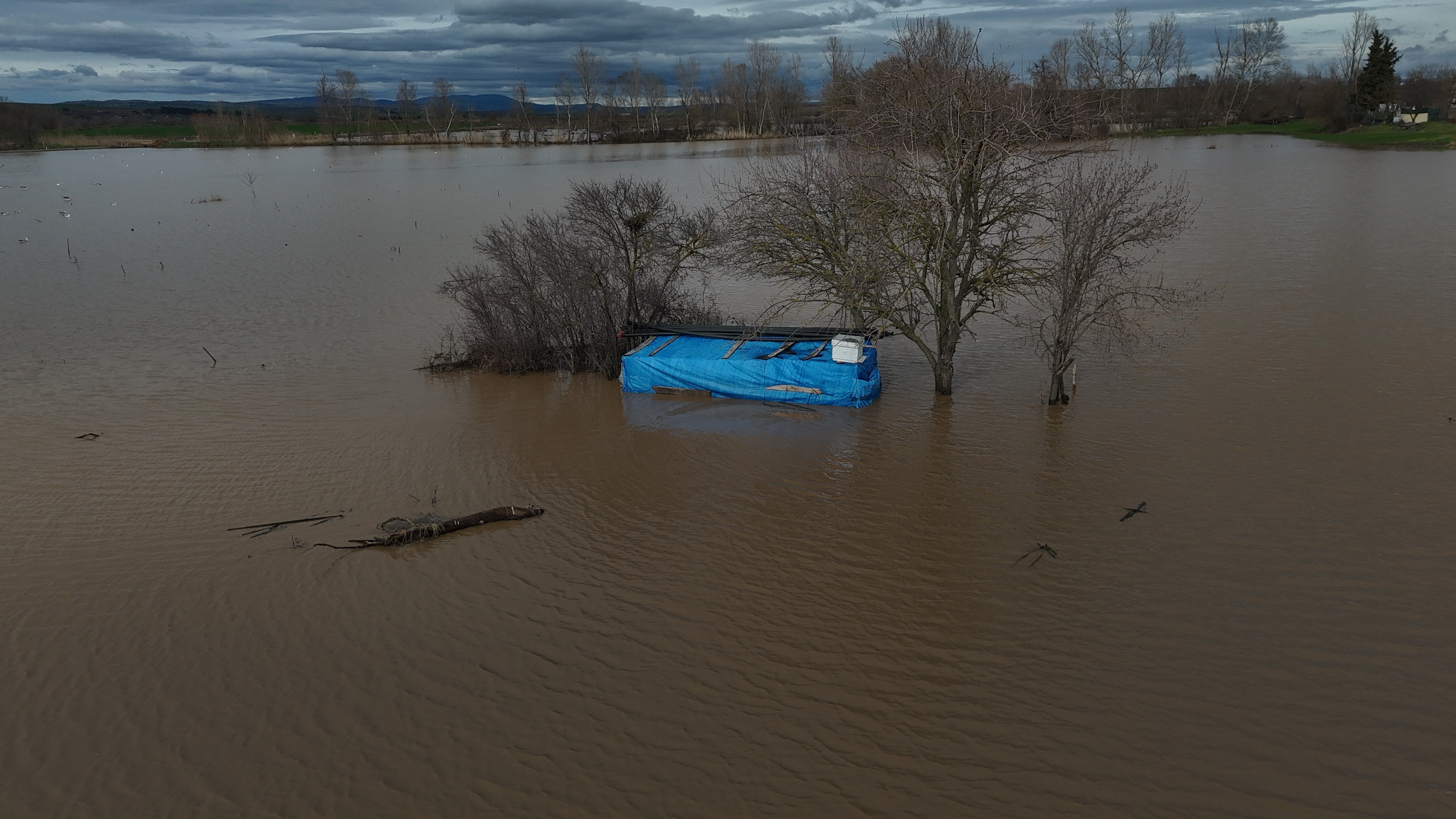 Tunca Nehri'nde Debi 6 Kat Arttı, Avarız Yolu Kapandı-1
