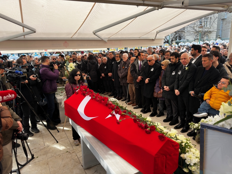 Türk Tiyatrosu Ustası Haldun Dormen Son Yolculuğuna Uğurlandı1