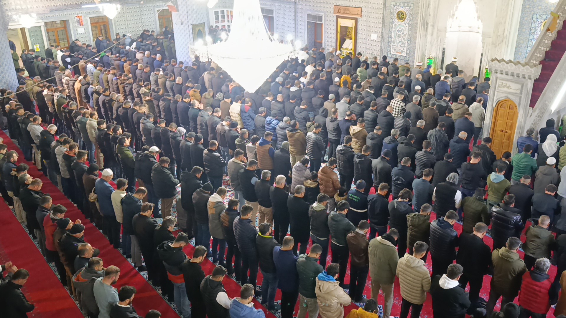 Türkiye Miraç Kandilinde Camileri Doldurdu!-1