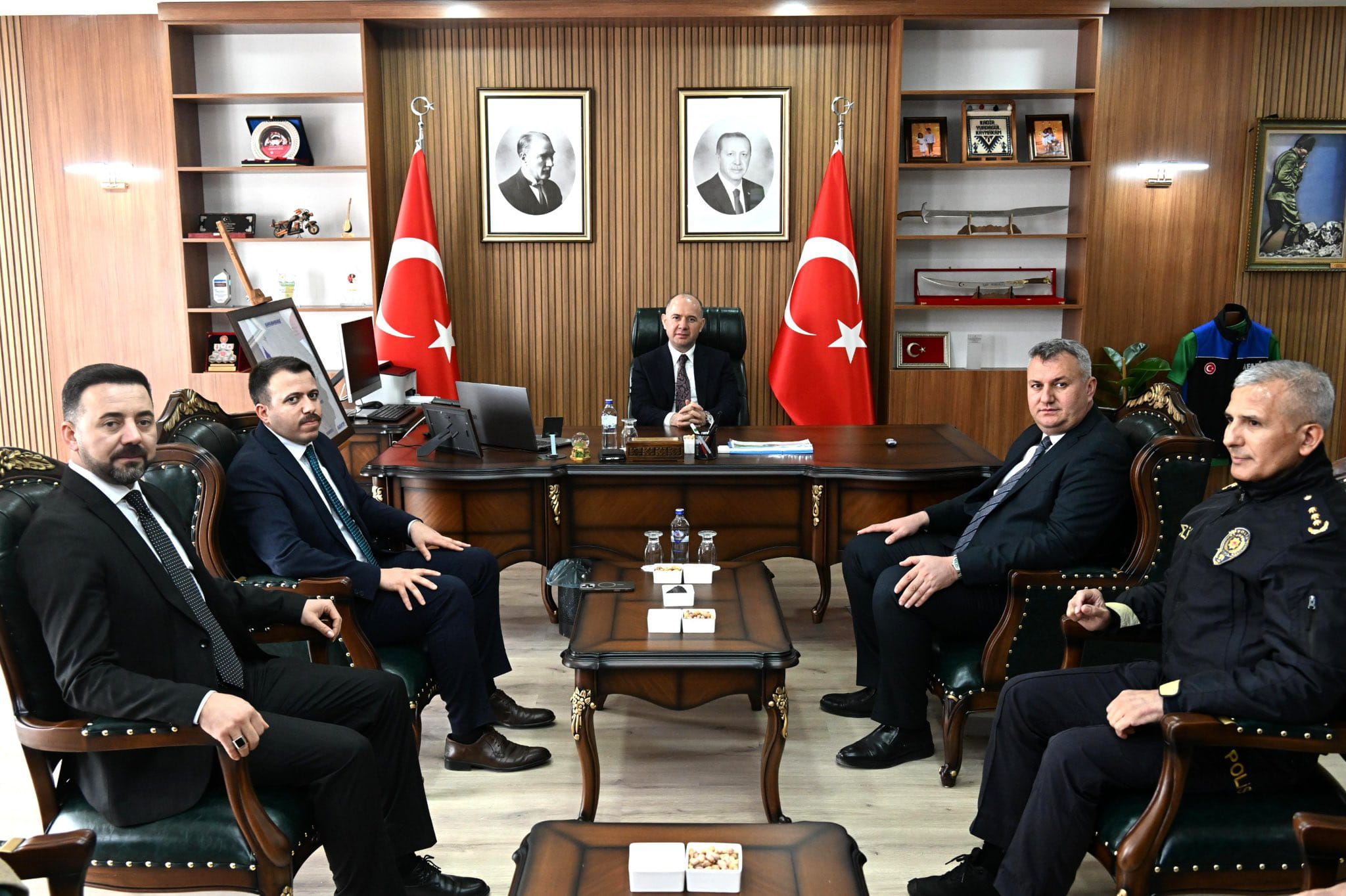 Vali Serdengeçti'den Düziçi'nde Kaymakamlık Ve Esnaf Ziyareti (2)