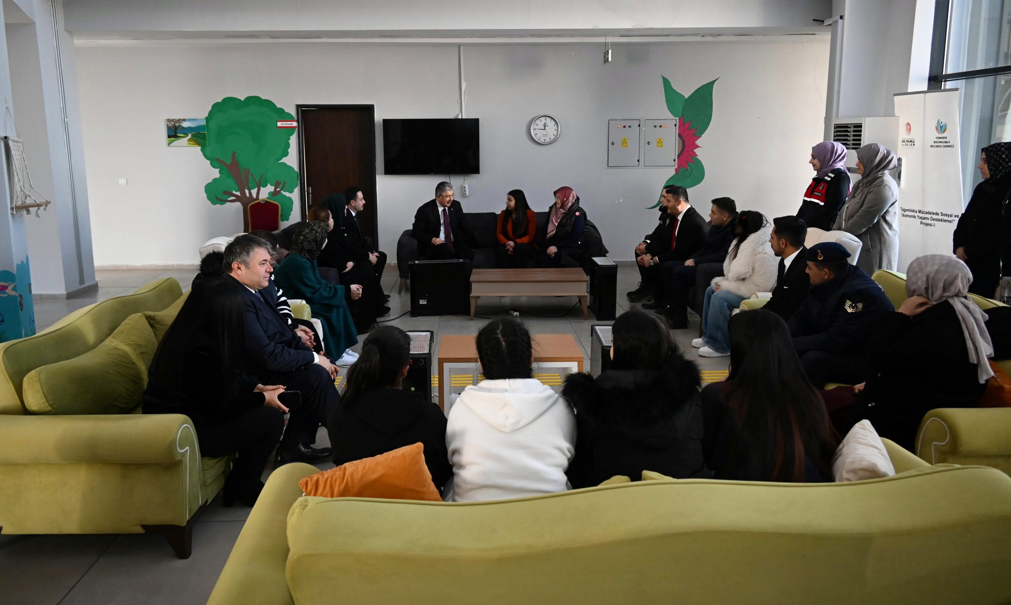 Vali Yılmaz Hasanbeyli Kadın Bağımlılık Merkezinde (3)