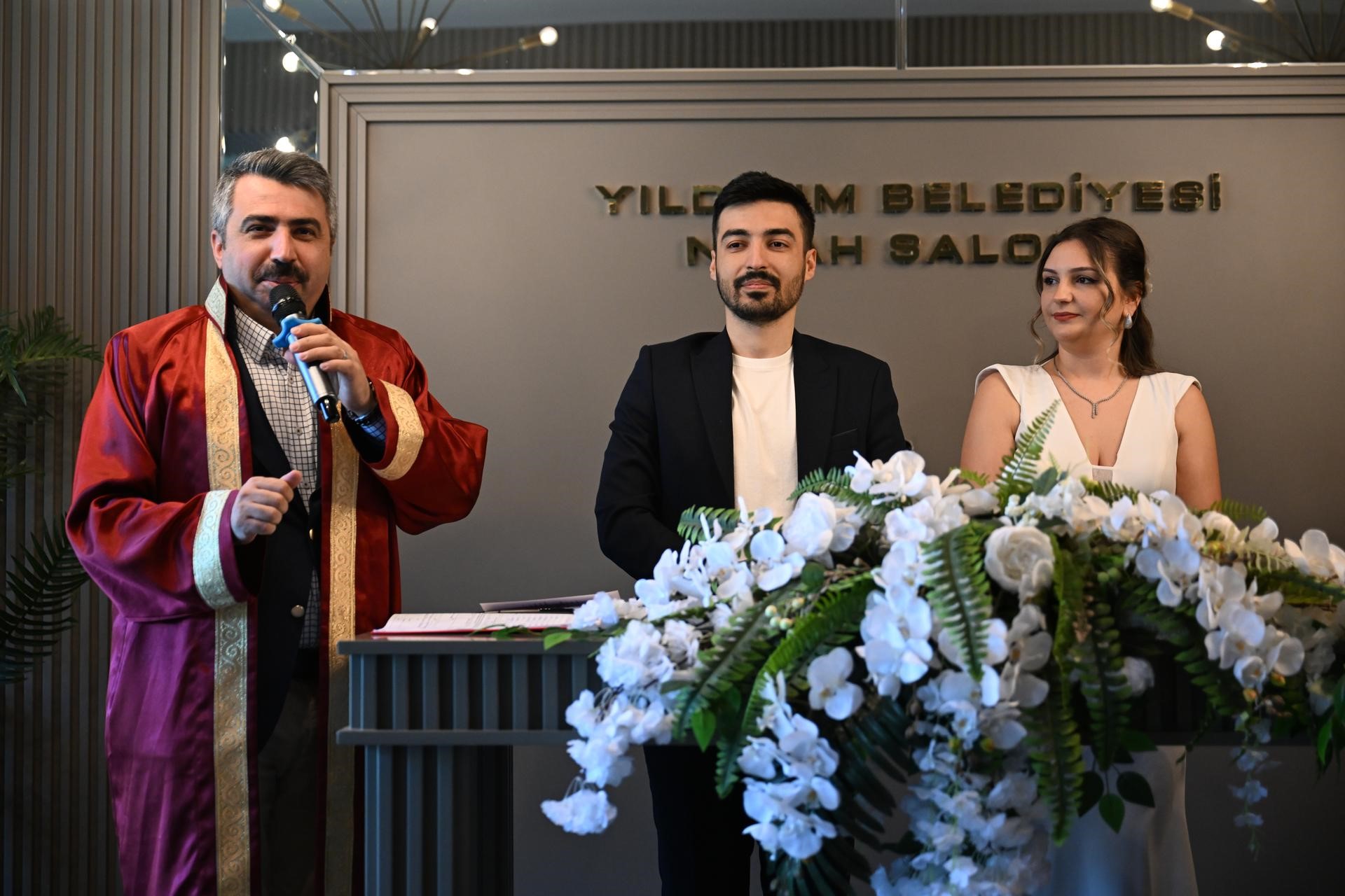 Yeni Evlenecek Çiftlere Ücretsiz Nikah Salonu-1