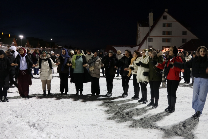 Yıldız Dağı’nda Kayak Sezonu Halayla Açıldı-1