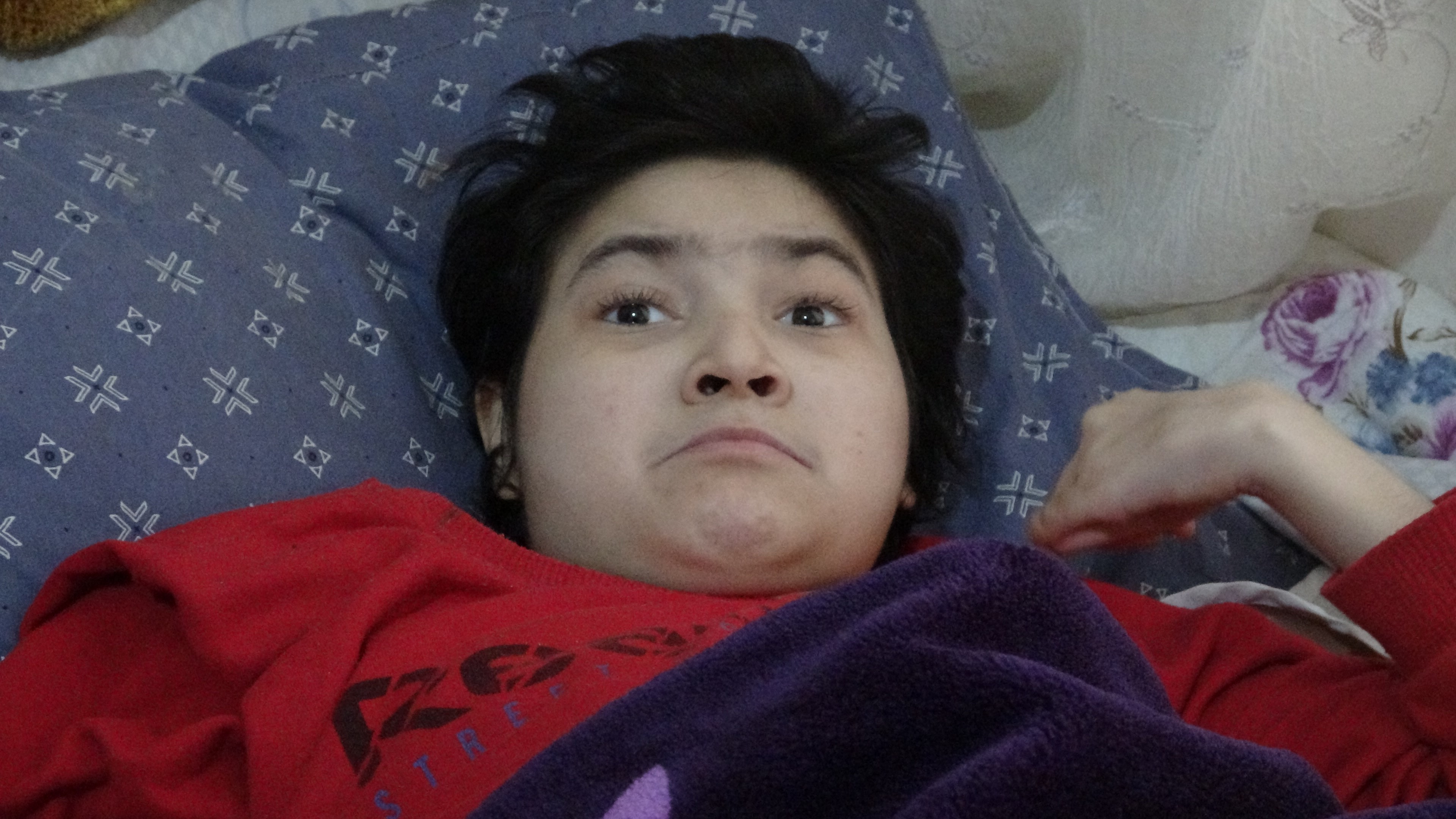 Yorgancı Baba 10 Yıldır Engelli Yeğenine Bakıyor!