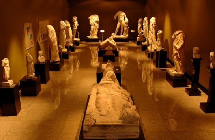 Zi̇yaretçi̇leri̇n Gözbebeği̇ (4)