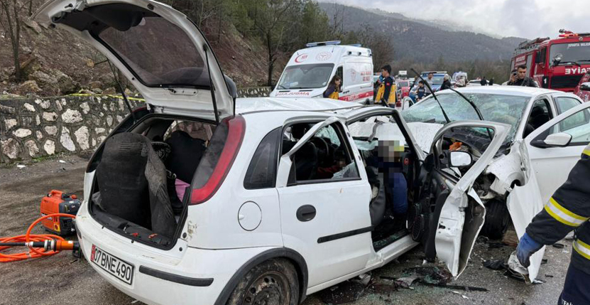 Antalya Trafik Kazasi 14 Ölü 32 Yaralı2