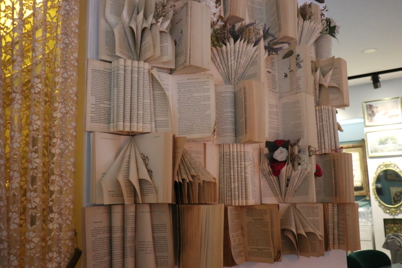 Antika Kafe'de Bir Mola Asırlık Eşyalarla Nostalji1