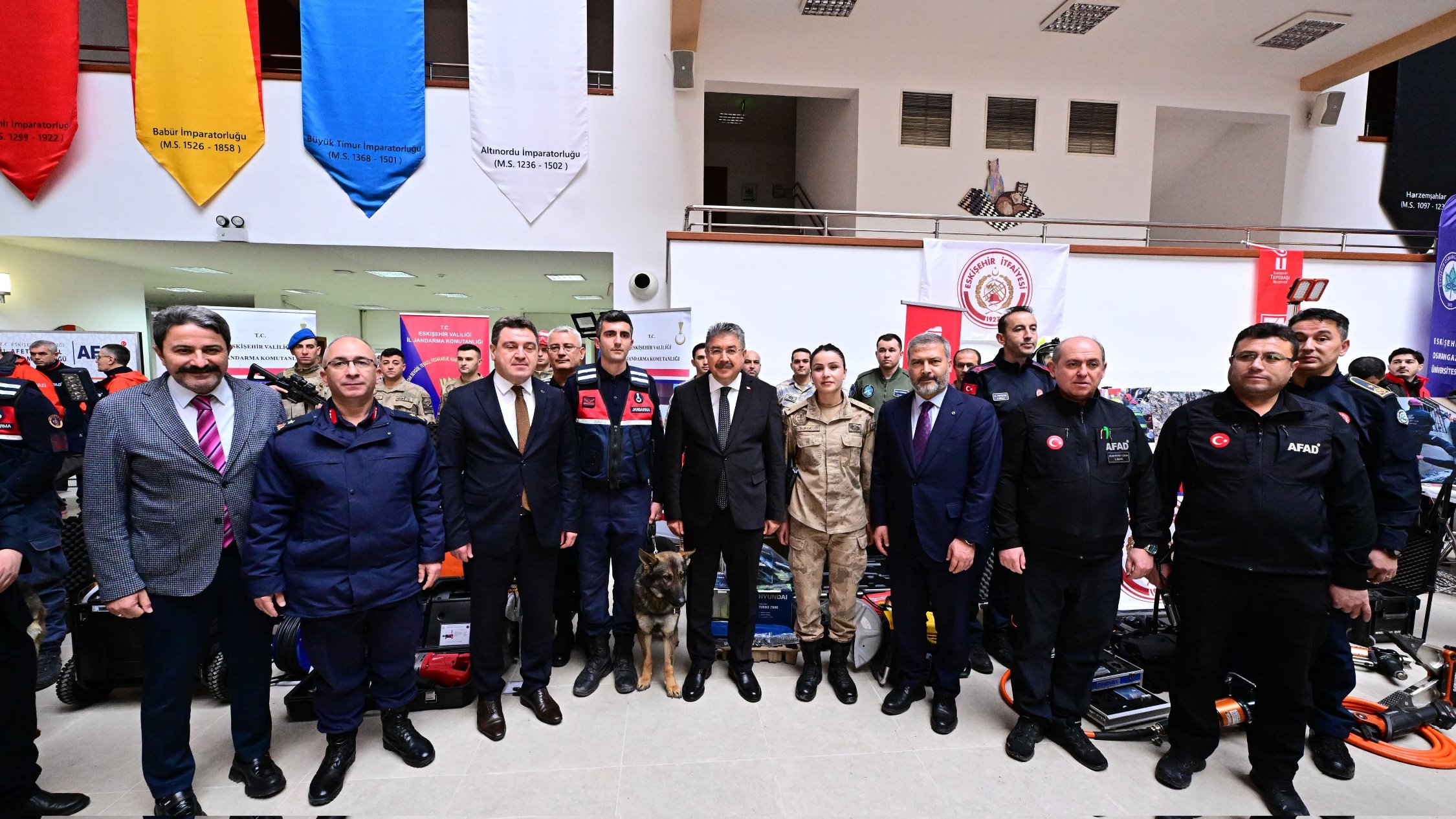 Deprem Şehitleri Dualarla Anıldı, Kahraman Ekipler Onurlandırıldı1