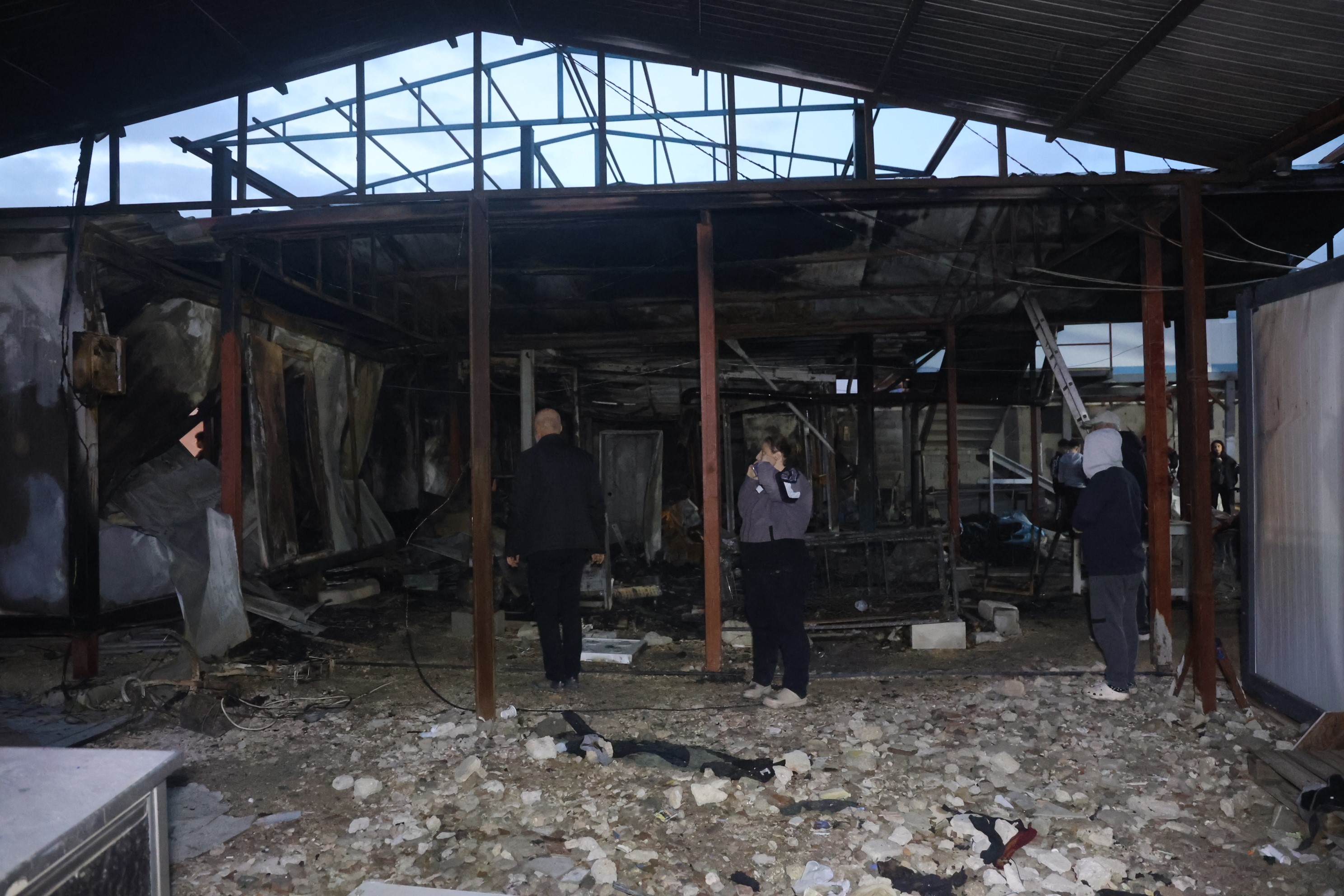 Evleri Yıkıldı (1)