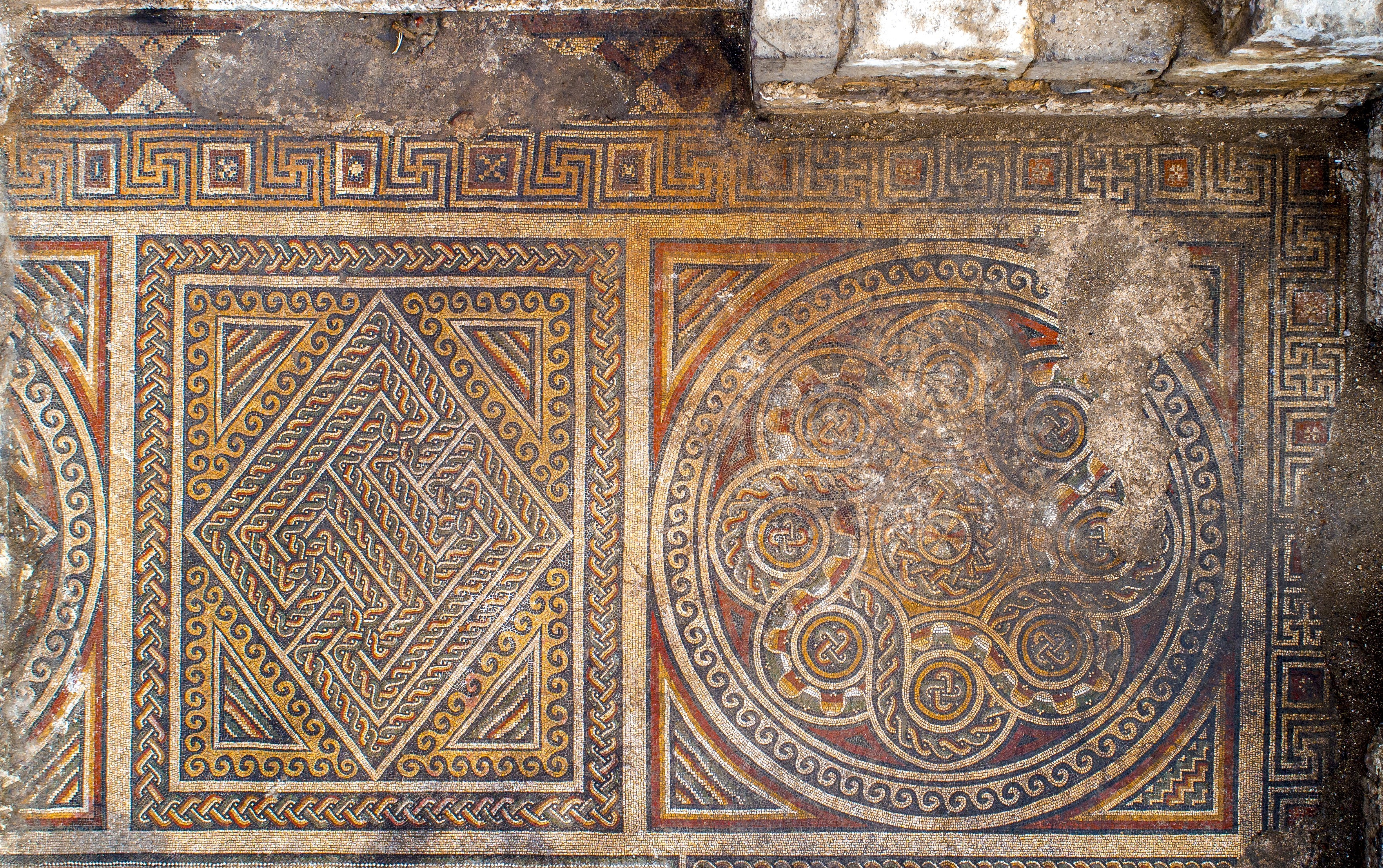 Geç Roma Dönemi'nin Dev Mozaikleri Gün Yüzüne Çıkıyor-1