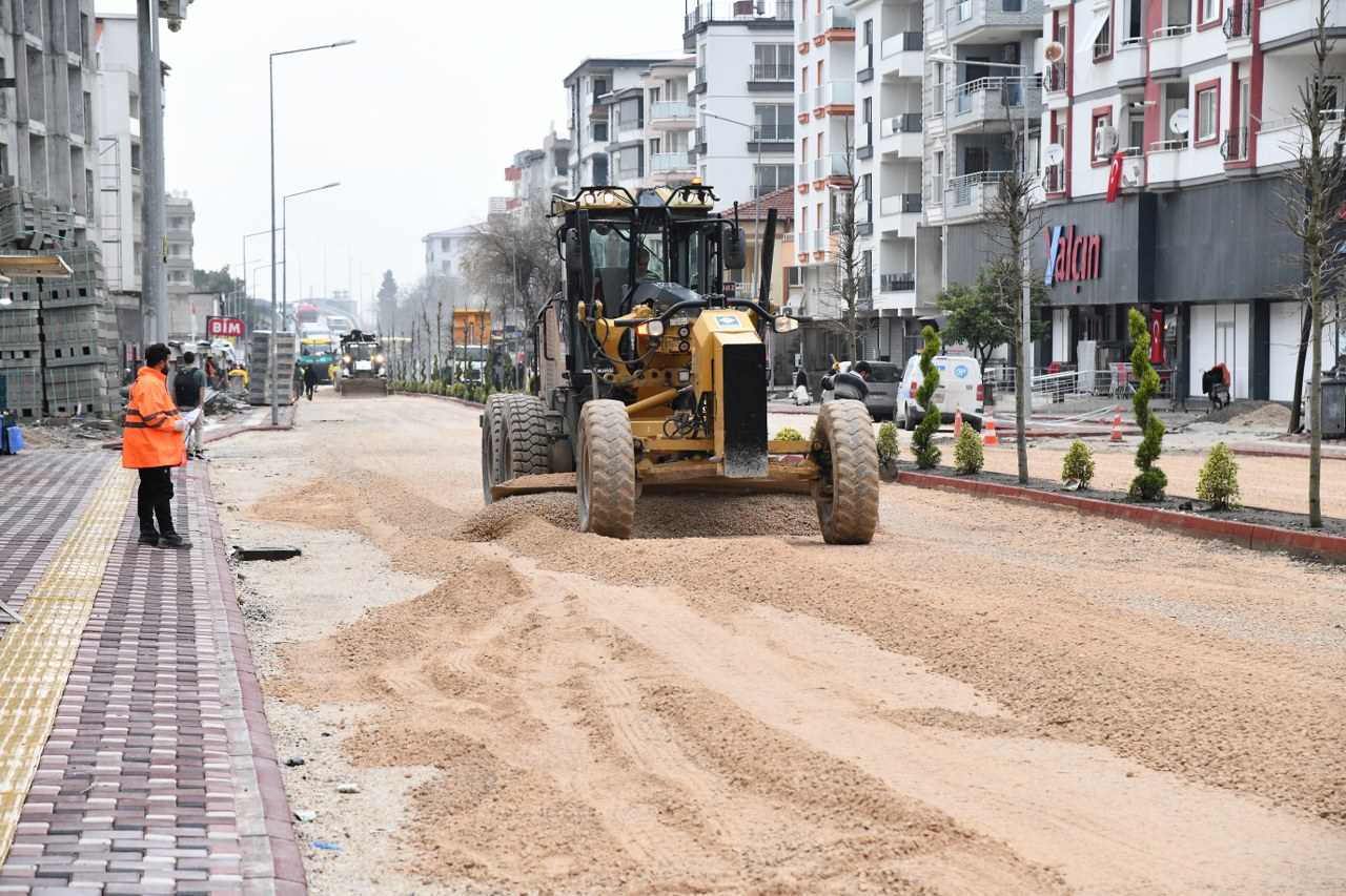 Osmaniye’de Kemal Satır Caddesi Asfalt Çalışmaları Hızlandı (4)