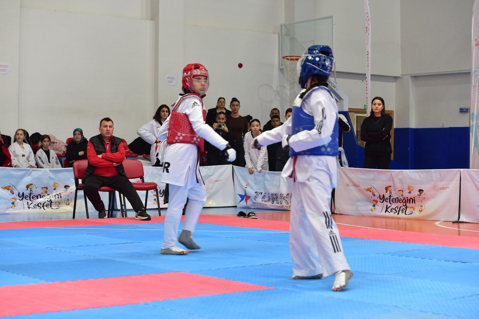 Osmaniye’de Okul Sporları (4)