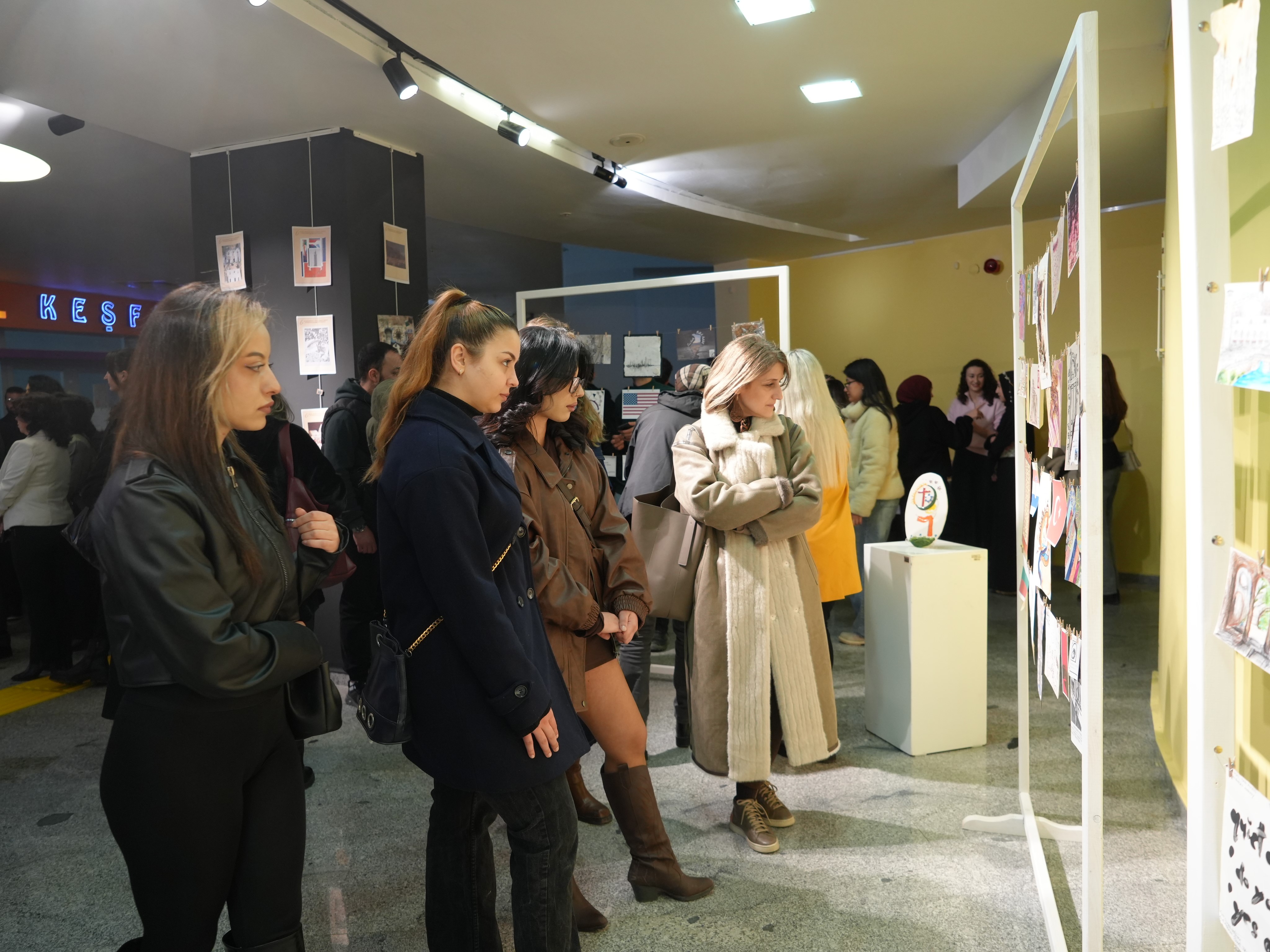 “Sarsılmaz Bellek Antakya” Sergisinde Asrın Felaketi Sanatla Anlatıldı-1