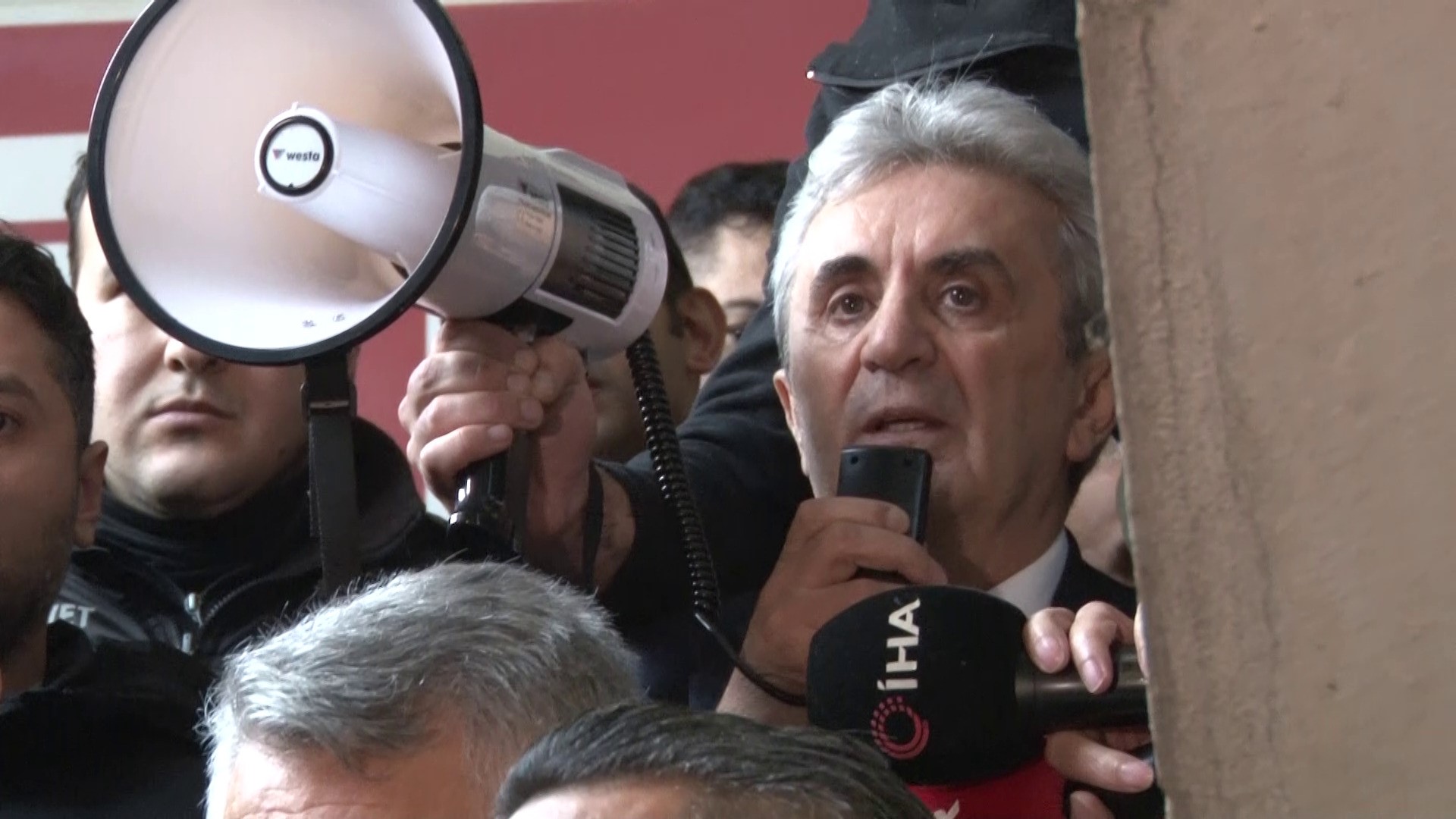 Seçim Sonrası Kriz Yeni Yönetim Beklemede! (2)