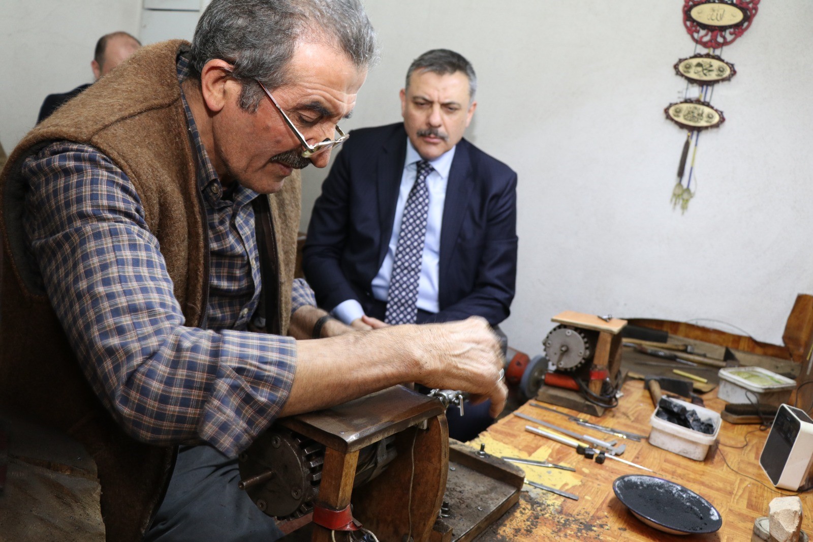 Siyah İnciye Şekil Veren 45 Yıl Halis Ustaya Vefa Ziyareti-1
