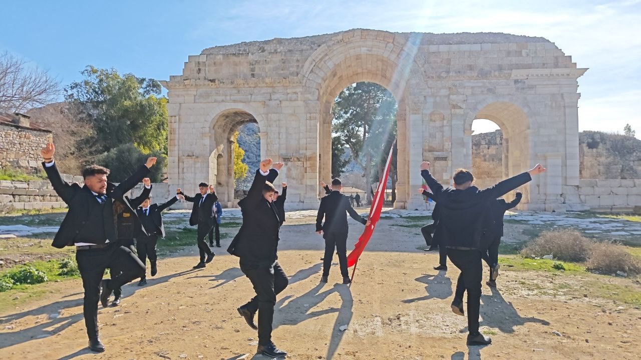Tarihin Gölgesinde İki Devlet Tek Millet Zeybeği-1