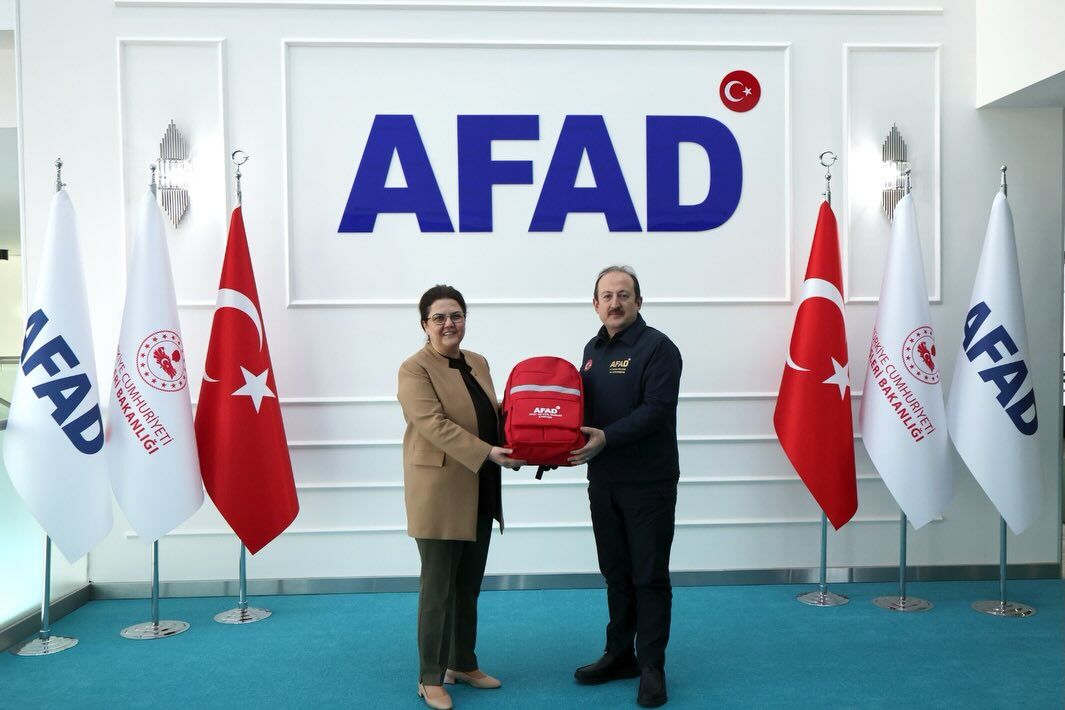 Derya Yanık, Kadirli Ve Osmaniye İçin Afad'ı Ziyaret Etti1