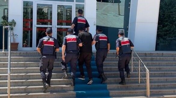 Zehir Tacirlerinin Uyuşturucu Partisine Jandarma Baskını1