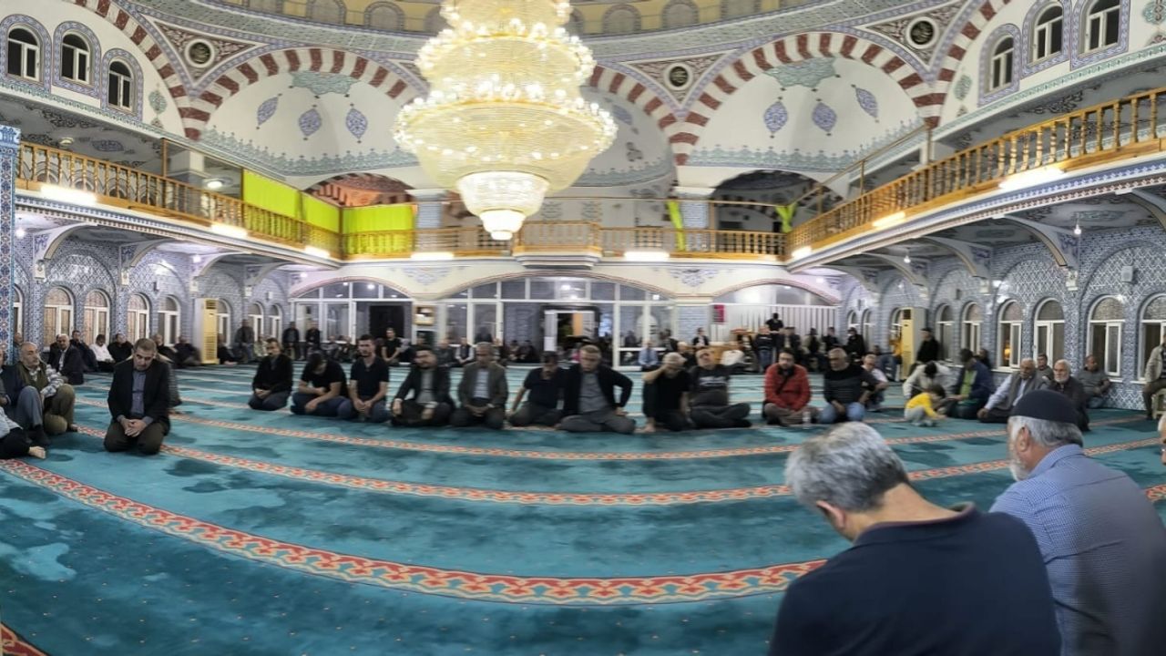 Anamur'da hacı adayları dualarla uğurlandı