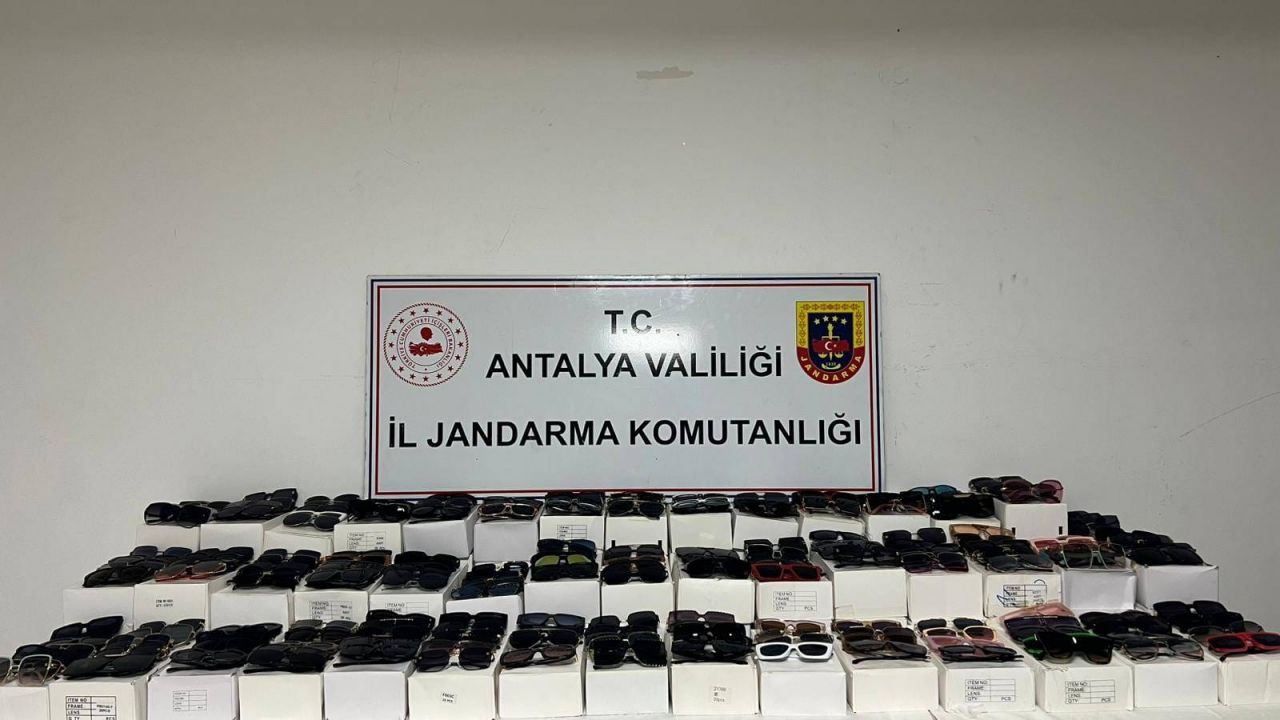 Antalya'da Sahte Güneş Gözlüğü Operasyonu: Bin 500 Adet Ele Geçirildi