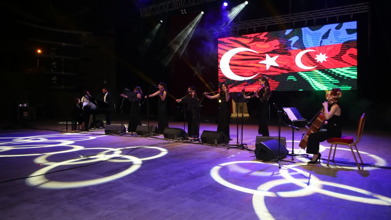 Azerbaycanlı piyanist Turan Manafzade Hatay'da konser verdi