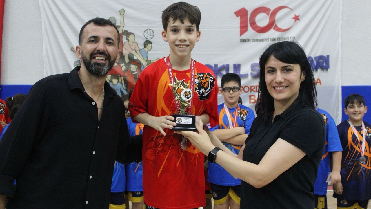 Osmaniye'de U11 Yerel Basketbol Ligi Sona Erdi