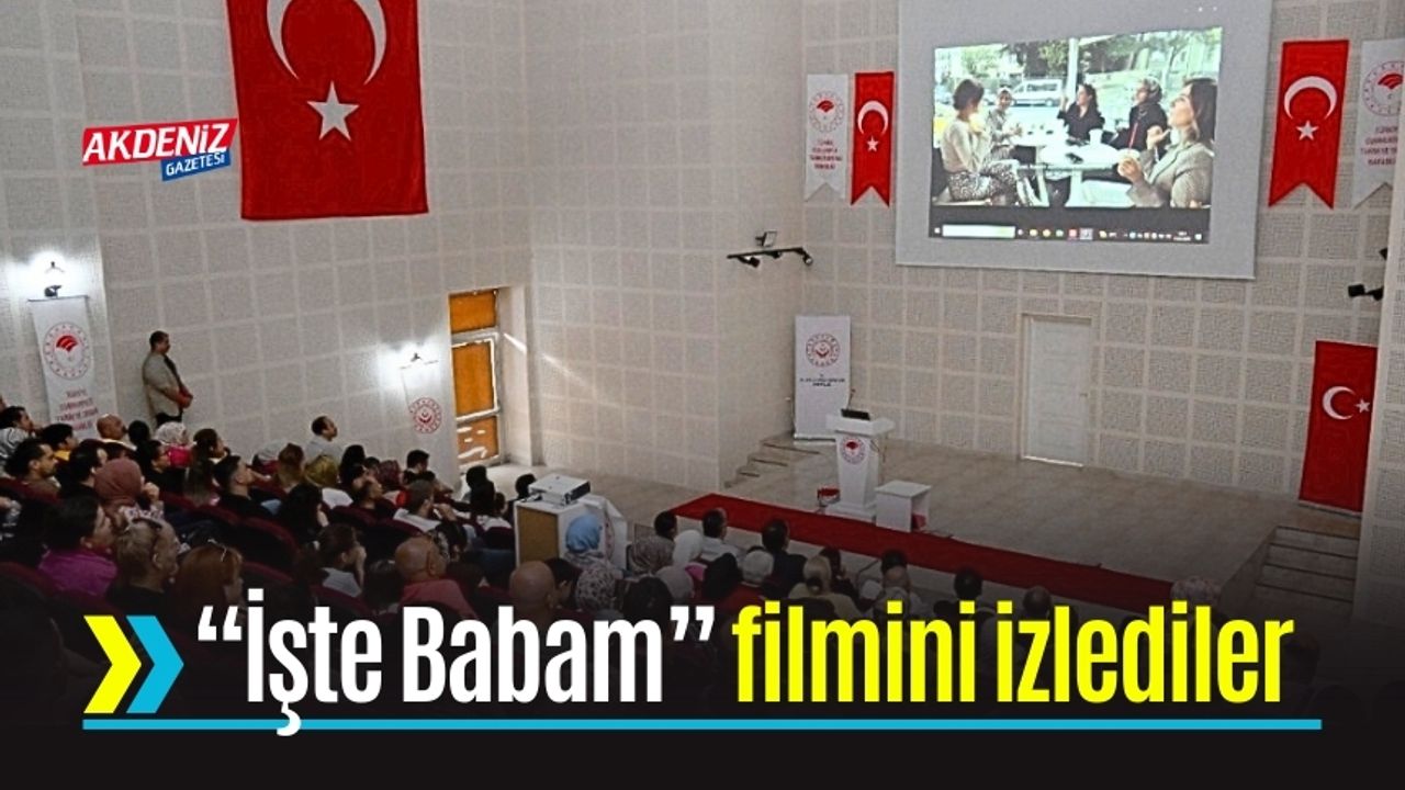 Vali Yılmaz, İşitme Engellilerle Film İzledi